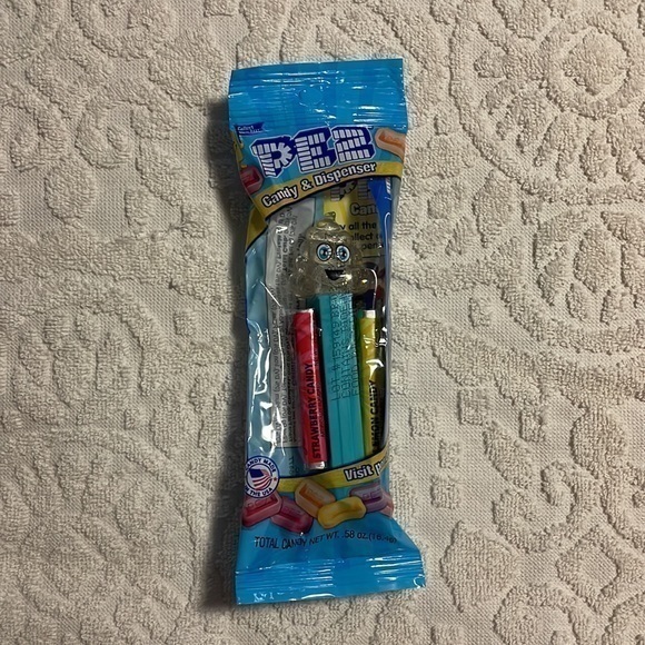 New PEZ Dispensers, Emojis pack of 5 - Picture 5 of 6